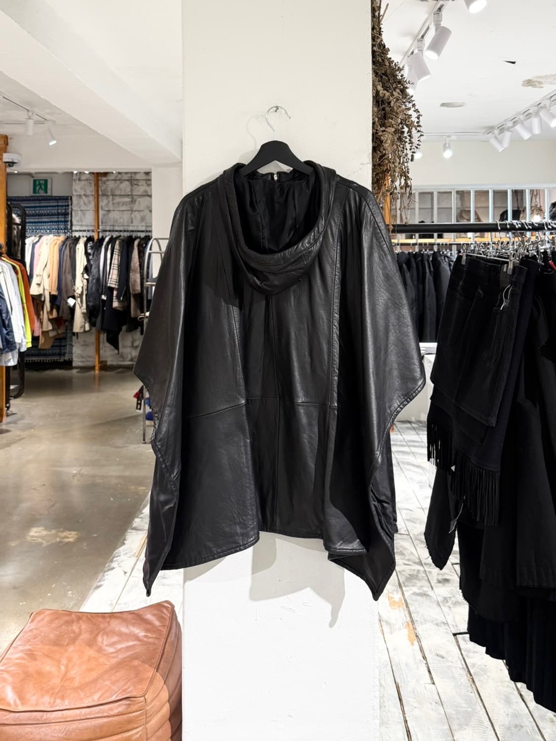 하브 비나르드 블랙 레더 후드 판초 상품이미지6