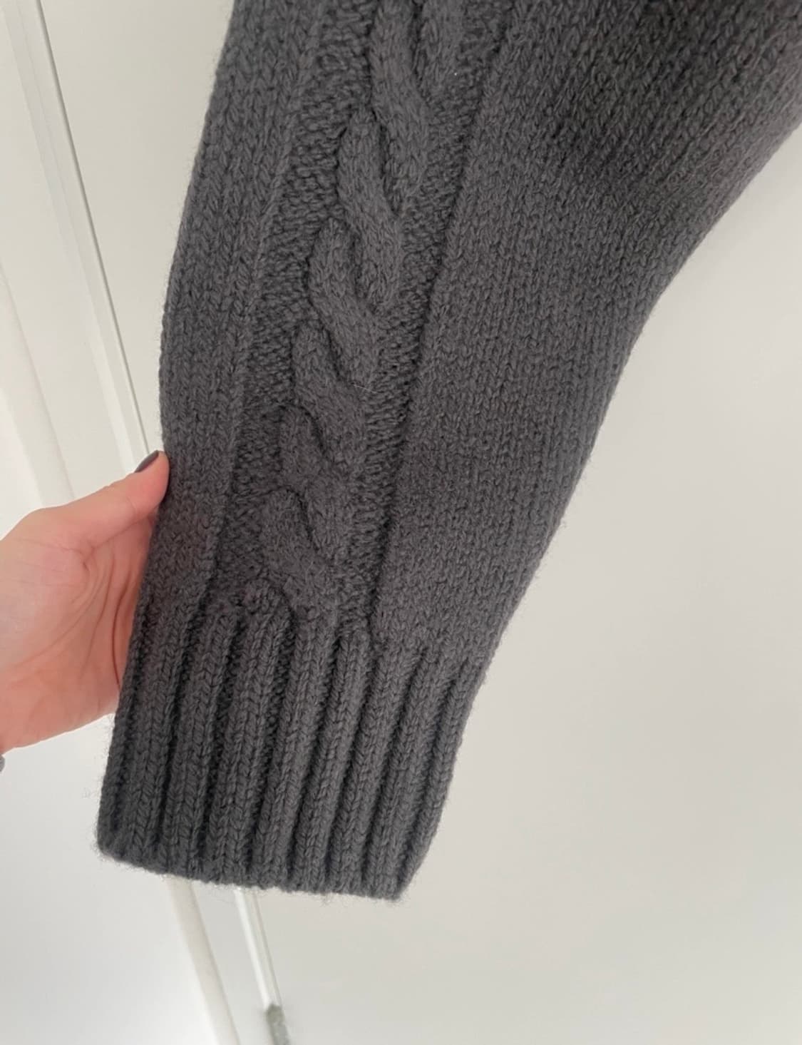 더오픈프로덕트 케이블 볼레로니트 상품이미지3