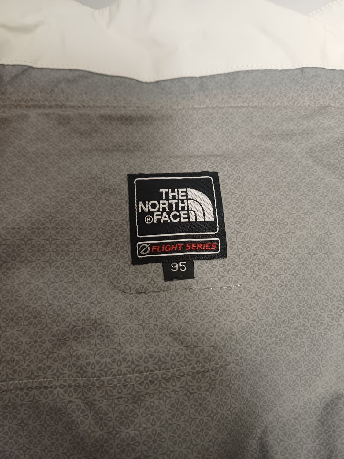 노스페이스 플라이트 시리즈 하이벤트 DT 바람막이 (여성 95/XL) 상품이미지4