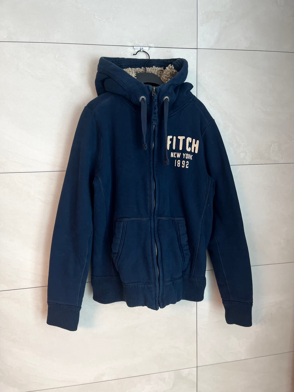 아베크롬비 뉴욕 스펠로고 네이비 퍼 후드 집업 [M]  상품이미지2