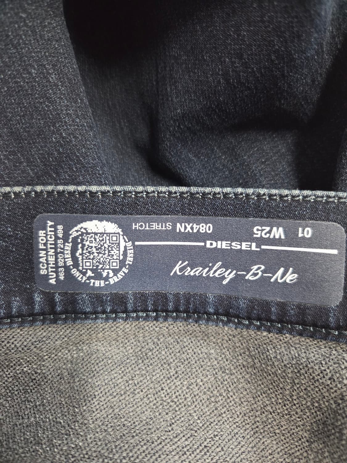 DIESEL 디젤 Krailey-B-Ne 조그진 디스트로이드 데님 팬츠 상품이미지6