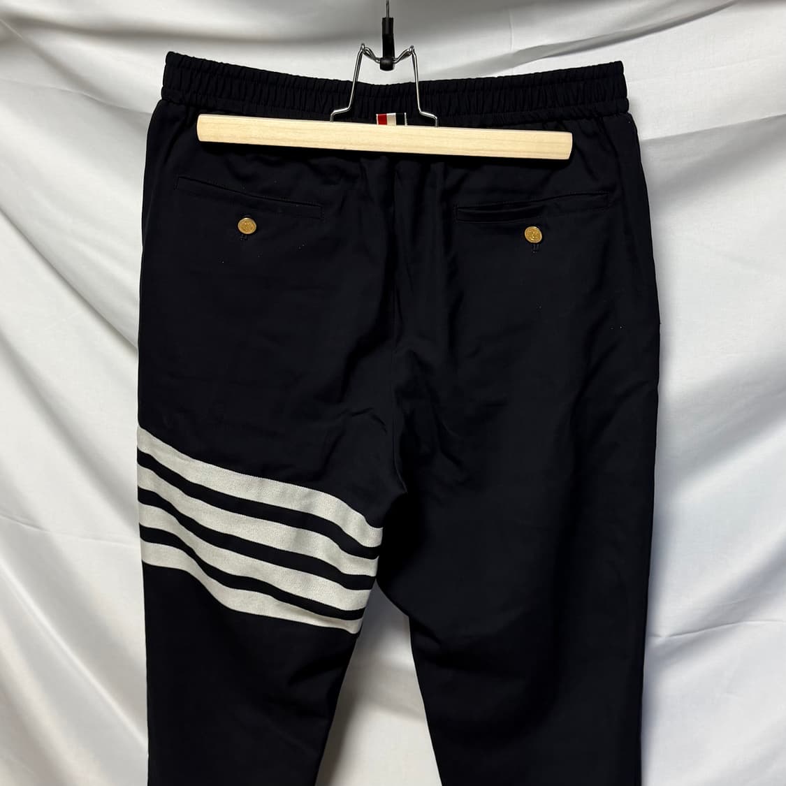 [S+급/00] 톰브라운 사선완장 앵클 스트링 트랙 팬츠 상품이미지5