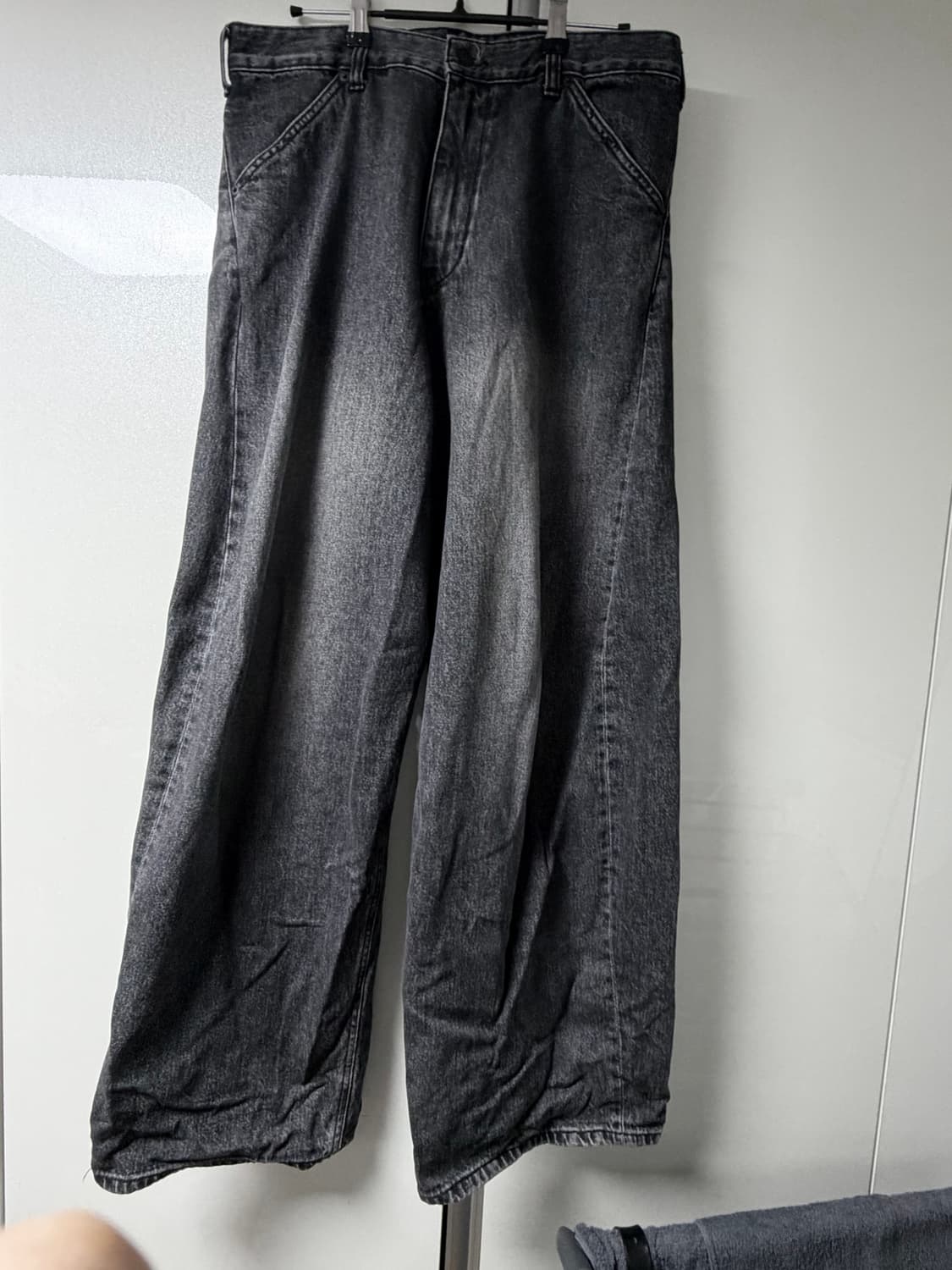 해칭룸 와이드 커브드진 워시드 블랙 (4) 상품이미지1