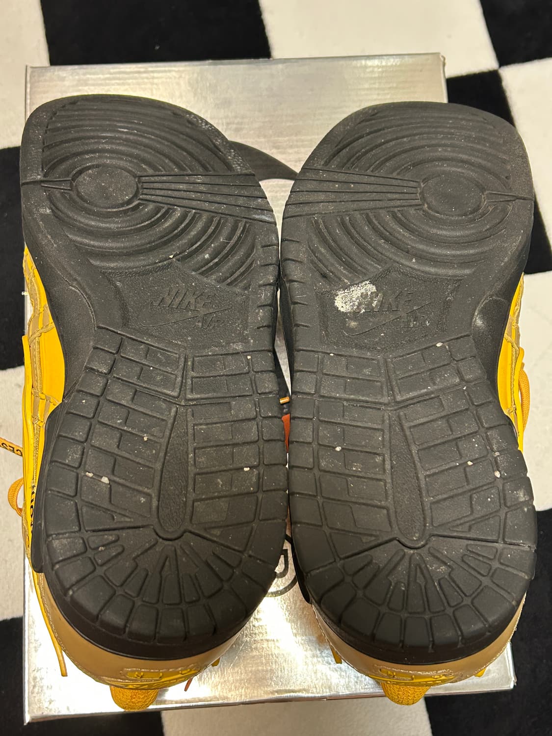 나이키 러버덩크 유니버시티골드 판매합니다 상품이미지7