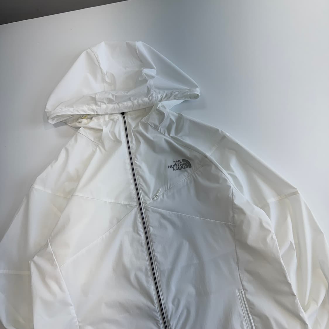 The north face 노스페이스 아이보리 바람막이 후드집업 상품이미지4