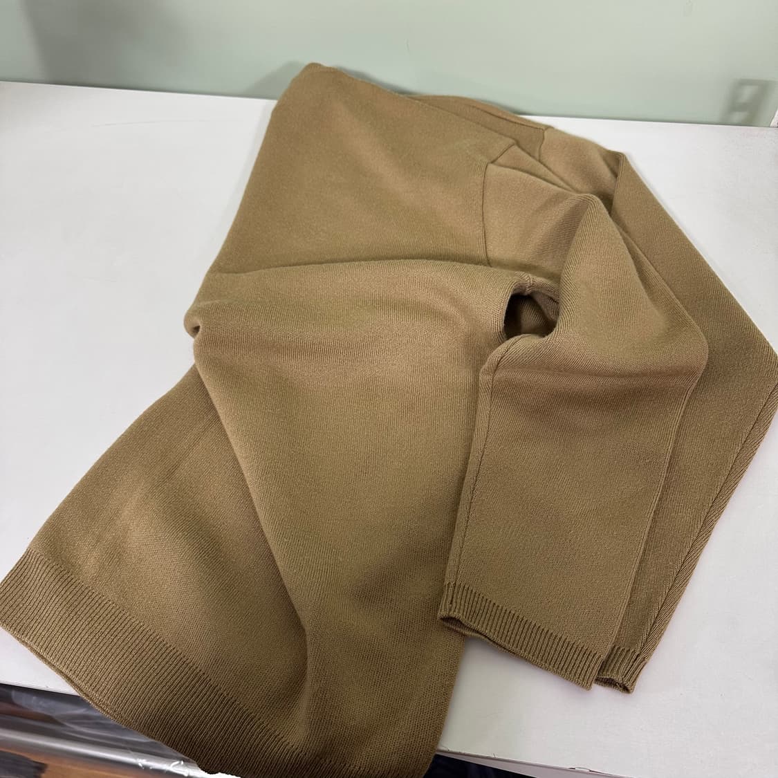 L 드로우핏 베이지 캐시미어혼방 라운드니트 상품이미지5