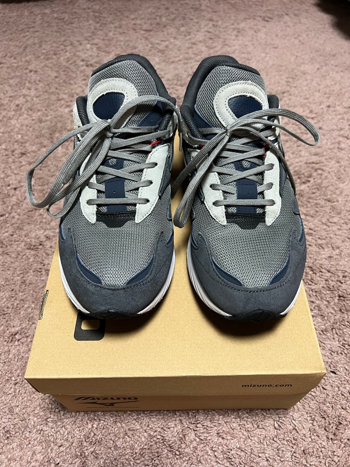 미즈노 x 그라프페이퍼 웨이브라이더 275 상품이미지1