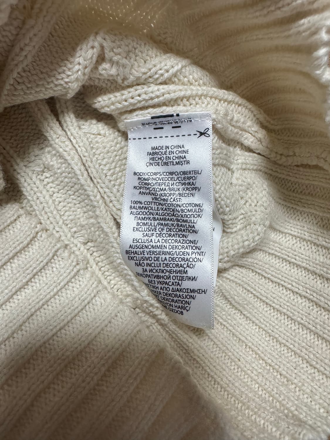 폴로 브이넥 니트 상품이미지2