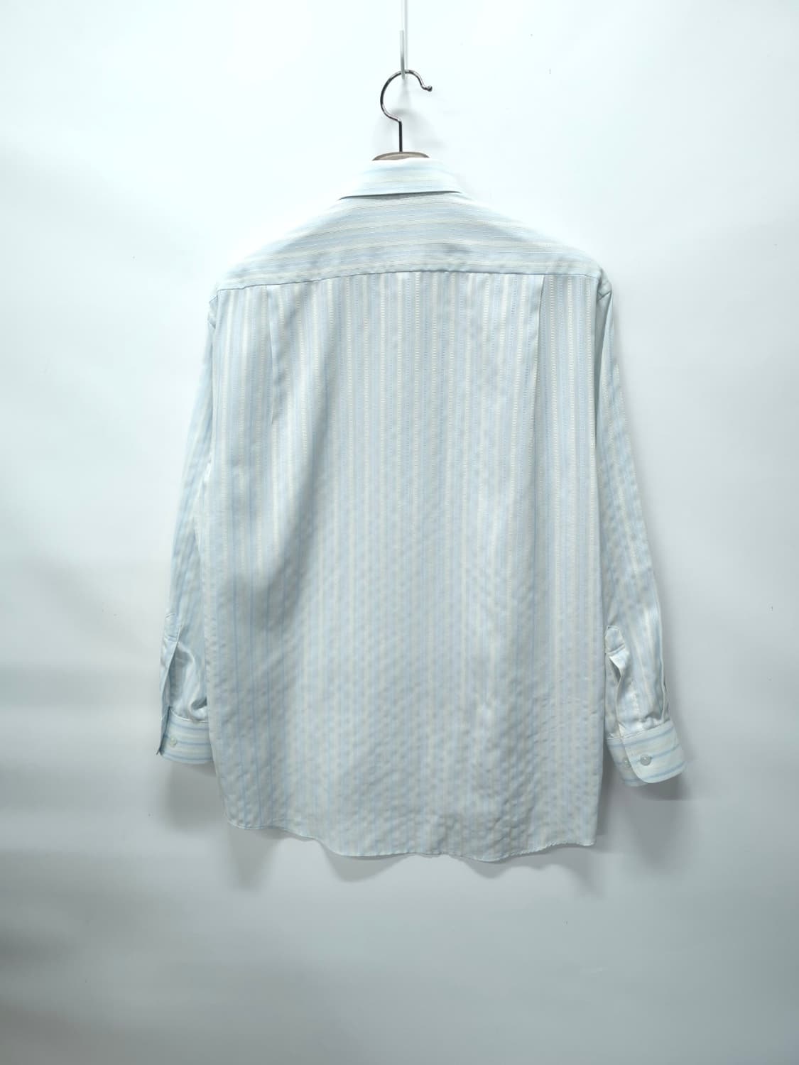 발렌시아가 울실크혼방 클래식 스트라이프 봄여름 셔츠 (105) 상품이미지8