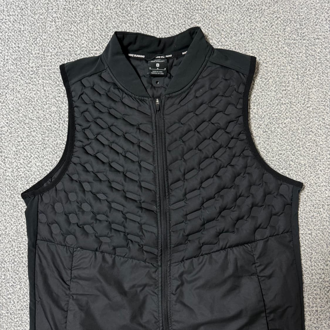 [정가 19만원] 나이키 에어로로프트 러닝용 조끼 M 상품이미지4