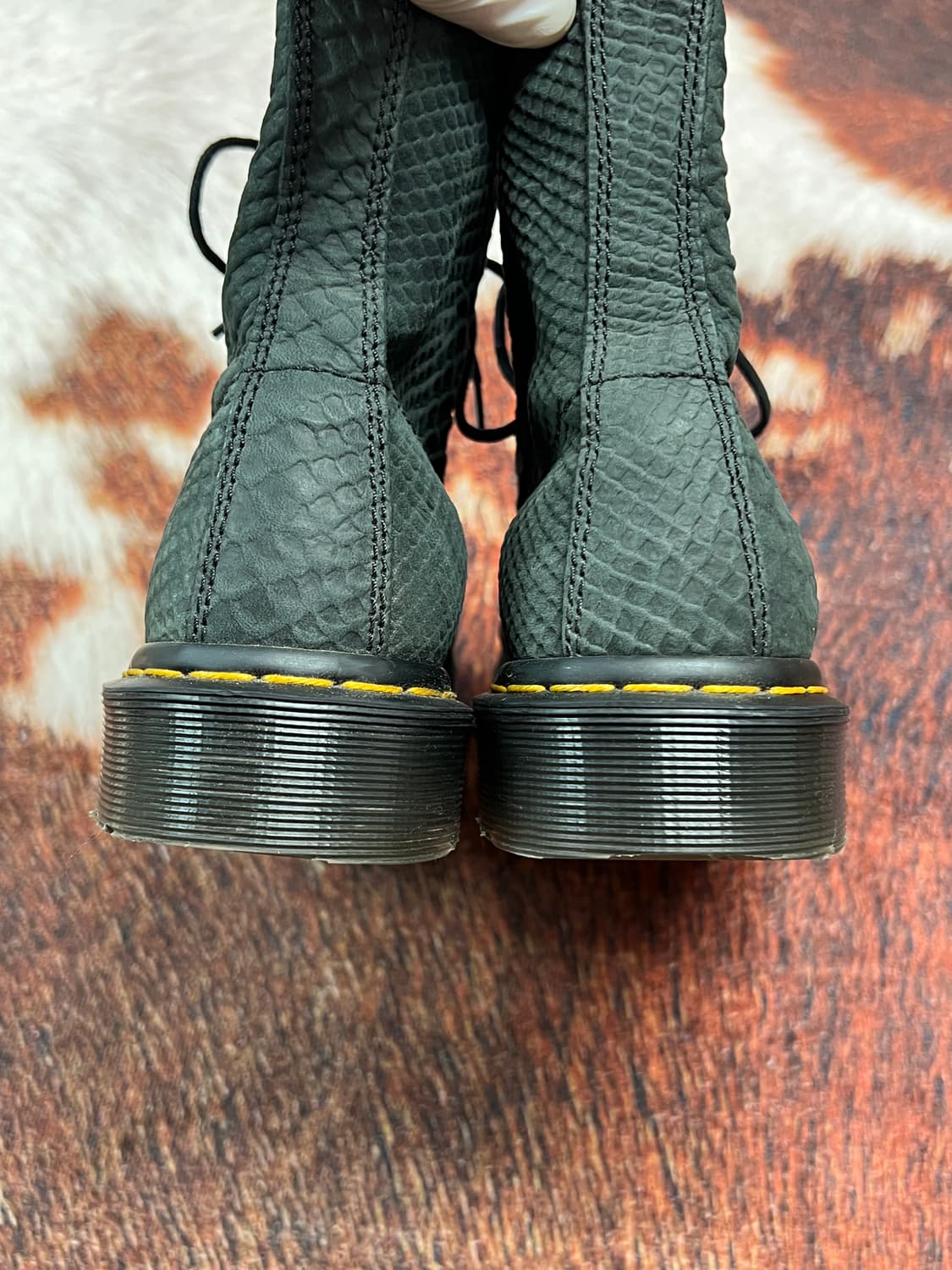 [235] 닥터마틴 1460 뱀피 패턴 워커 상품이미지4