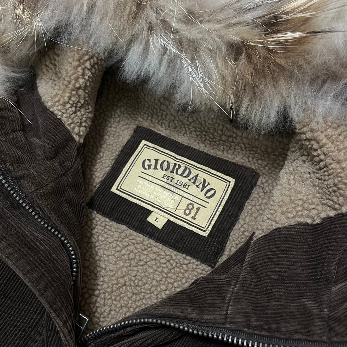 지오다노 양털내피 코듀로이 라쿤퍼 후드 파카 L/100 상품이미지4