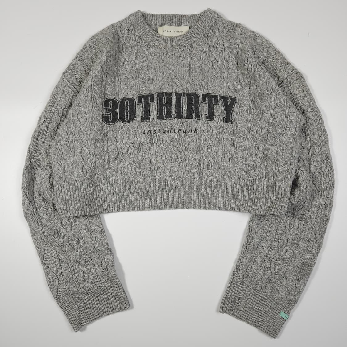 인스턴트펑크 레터링 크롭 니트 상품이미지1