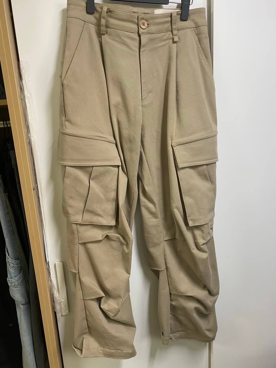 Yiyae Structure Cargo Pants 일괄 판매 상품이미지1