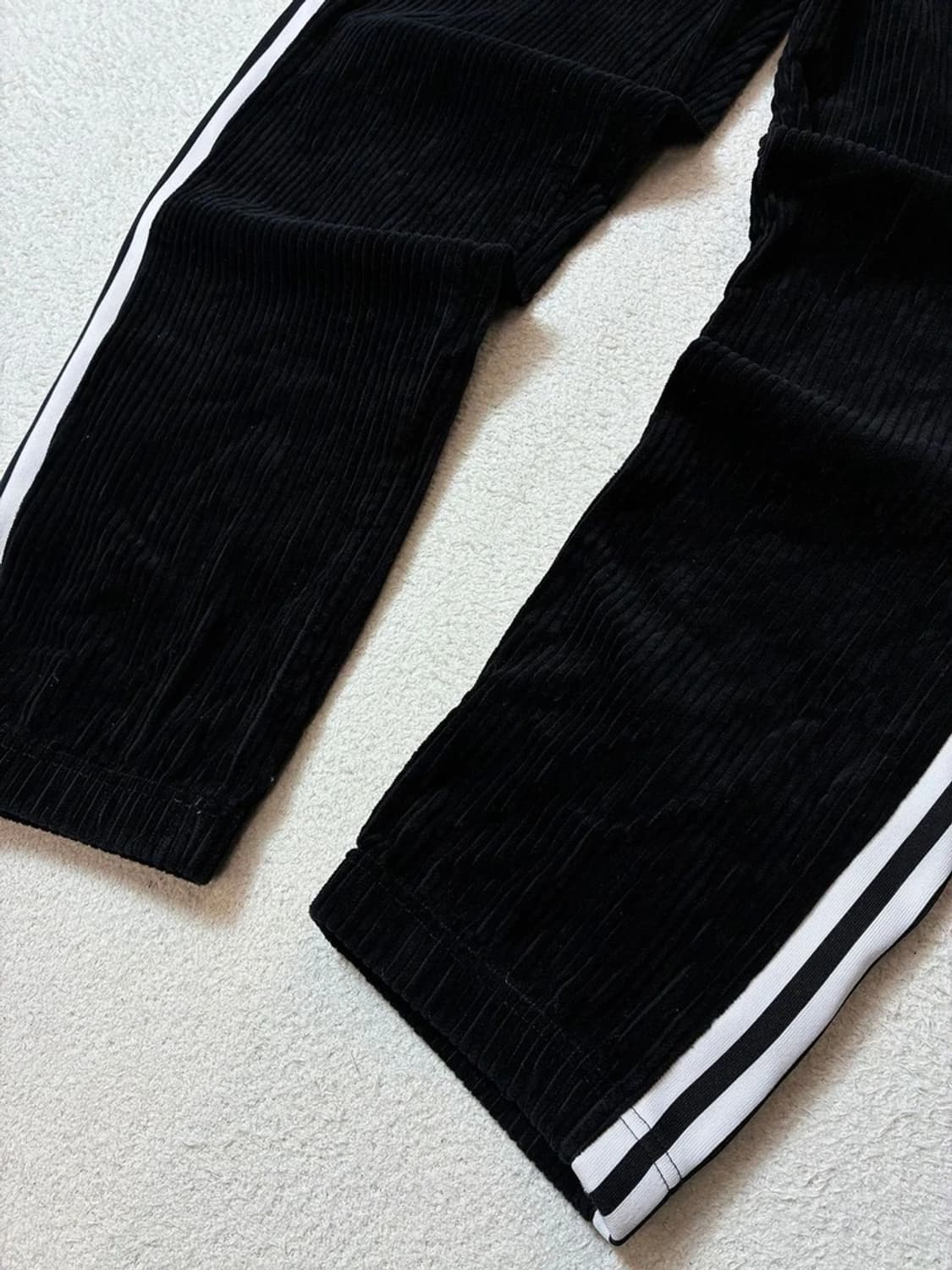 아디다스 파이어버드 코듀로이 스트레이트 3s 팬츠 PN6966 상품이미지4