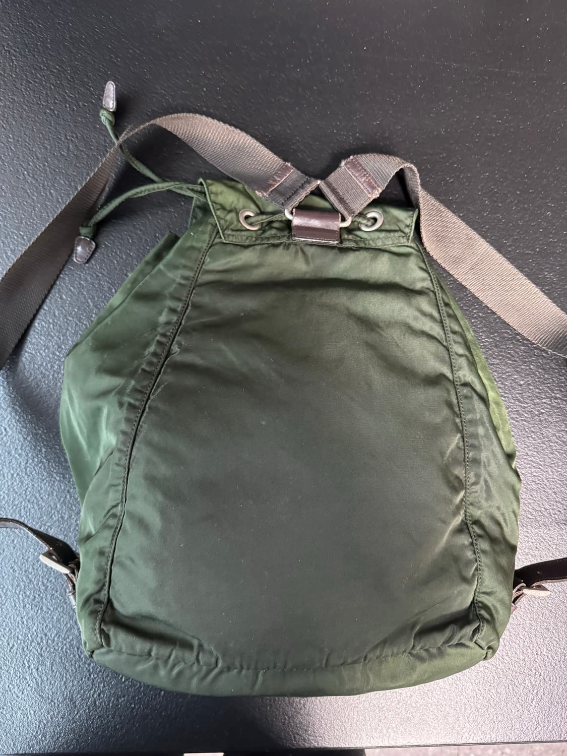 프라다 포코노 나일론 백팩 (올리브) 상품이미지3