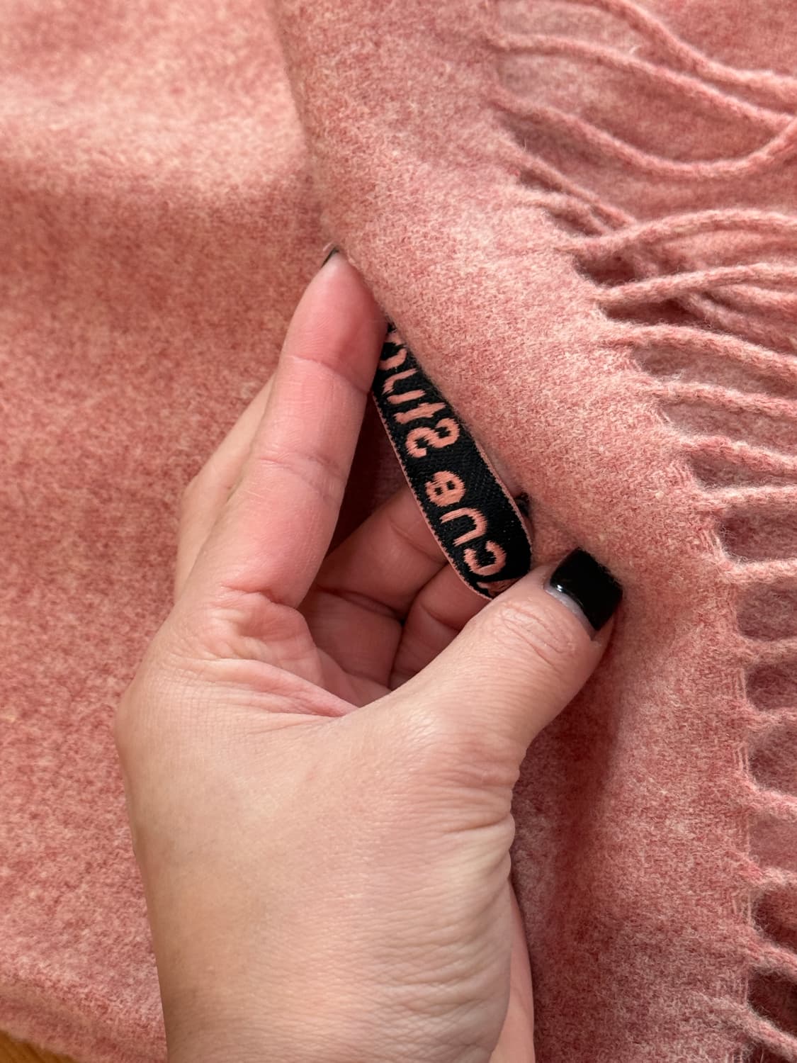 아크네스튜디오 정품 여성 머플러 목도리 네로우 로즈 멜란지 상품이미지4