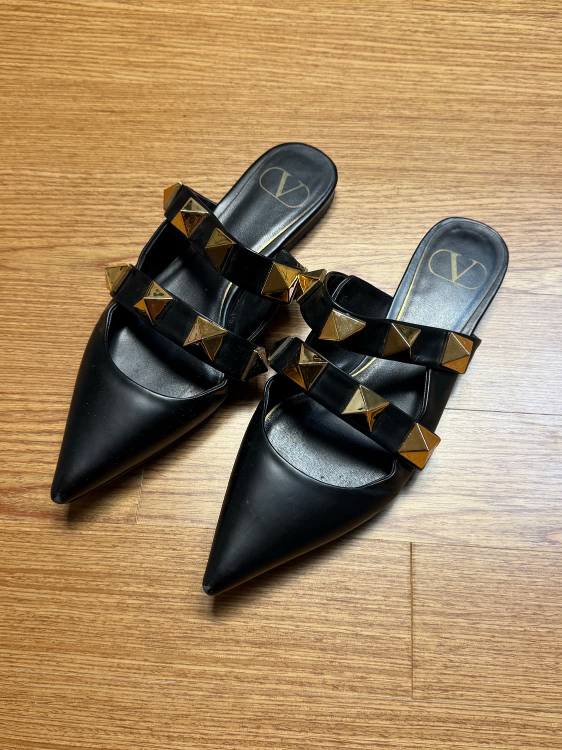 발렌티노 로만 스터드 뮬 샌들 상품이미지3