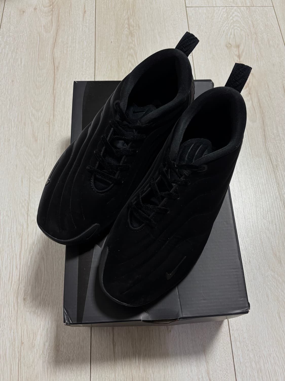 나이키 아스트라 울트라 트리플 블랙 상품이미지2