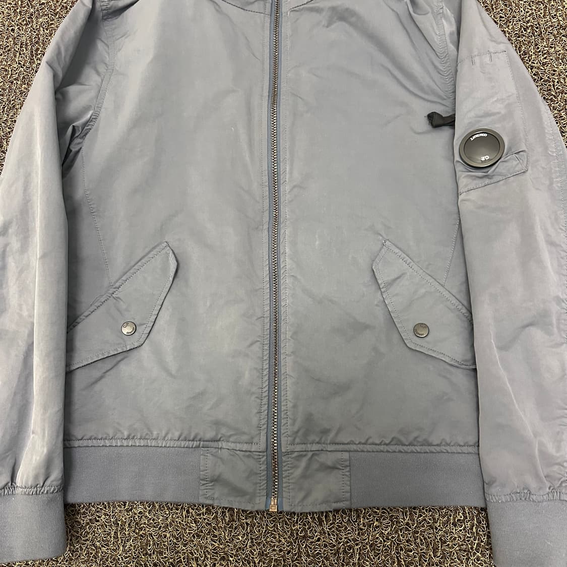 CP컴퍼니 한국매장판 렌즈 코팅 블루종 바람막이 100(L) 상품이미지3