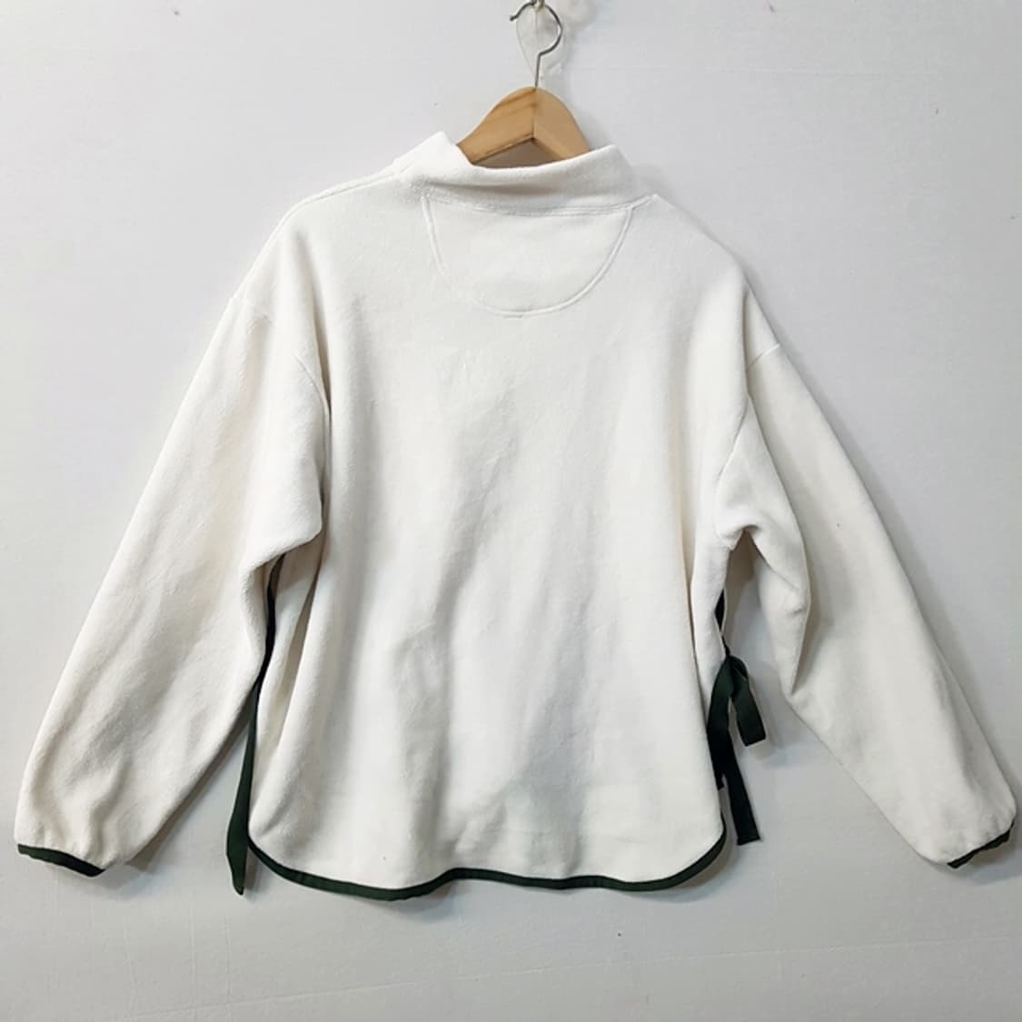 White Mountaineering 유니클로 후리스 티셔츠 아이보리 상품이미지5