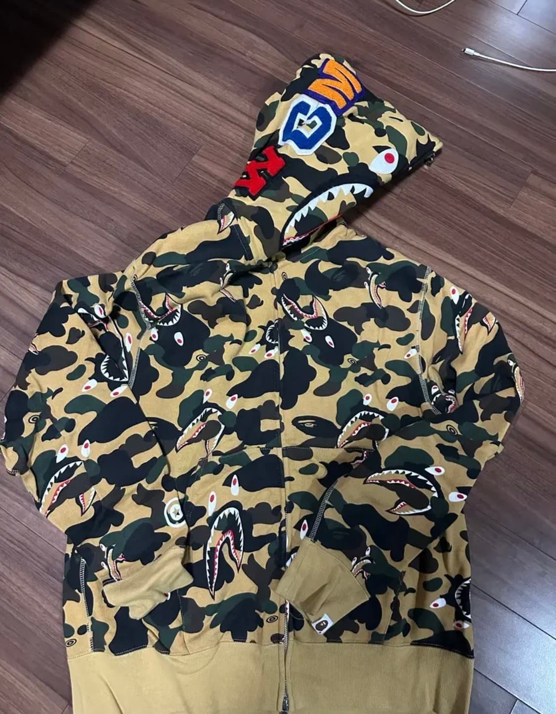 베이프 샤크후드집업 황계 L 상품이미지1