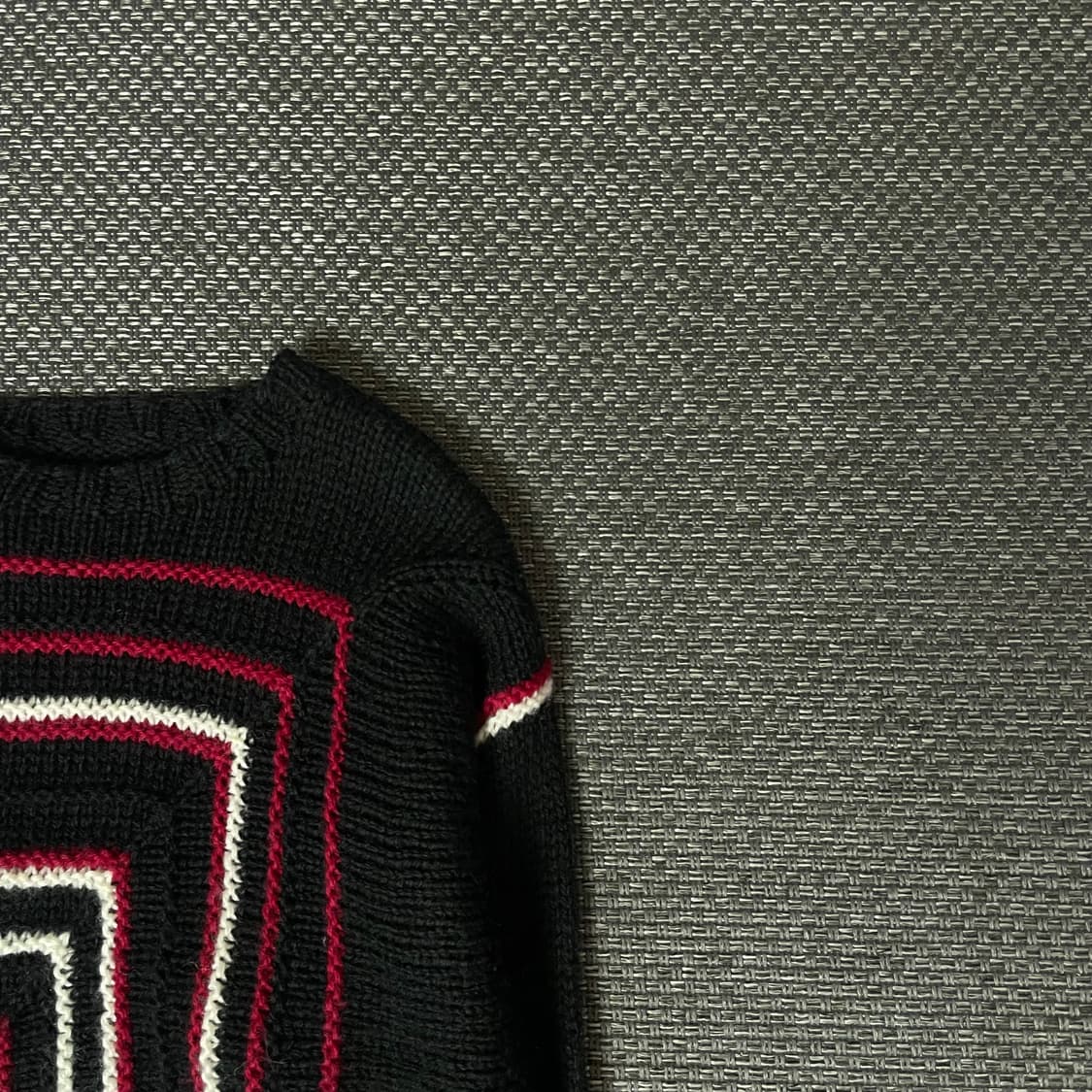 빈티지 블랙 레드화이트 라인 긴팔 니트 상품이미지3