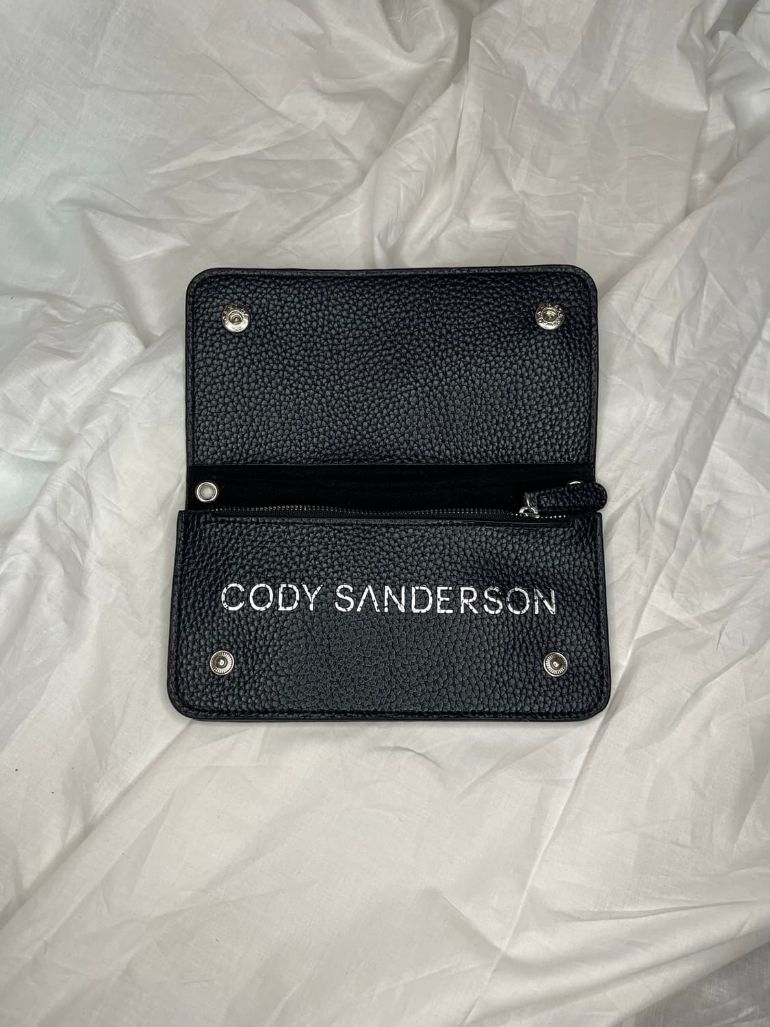 코디 샌더슨 스타 엠보스드 장지갑 상품이미지2