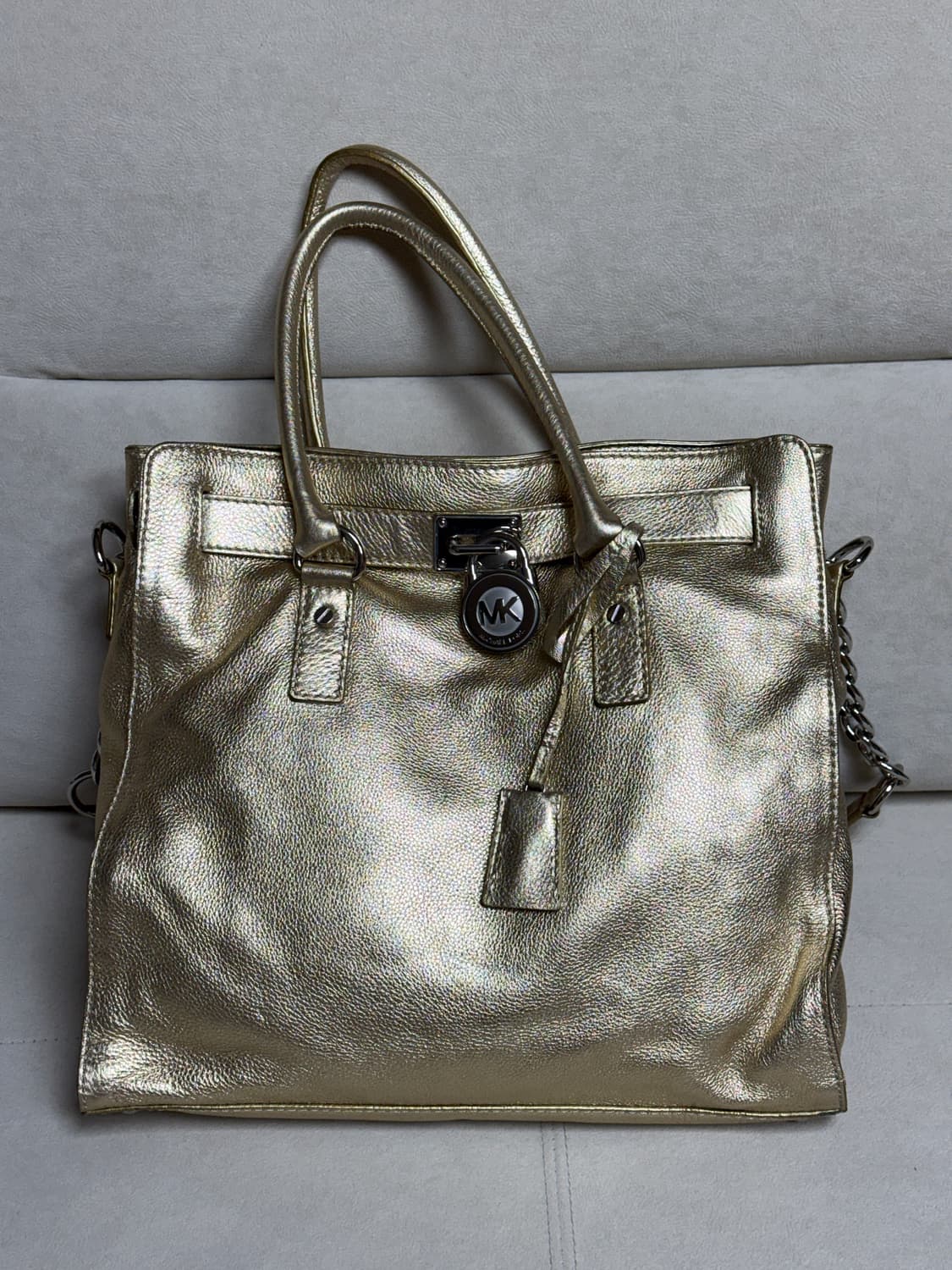 (새상품)마이클 코어스 해밀턴 가죽 토트 숄더백 골드 상품이미지3