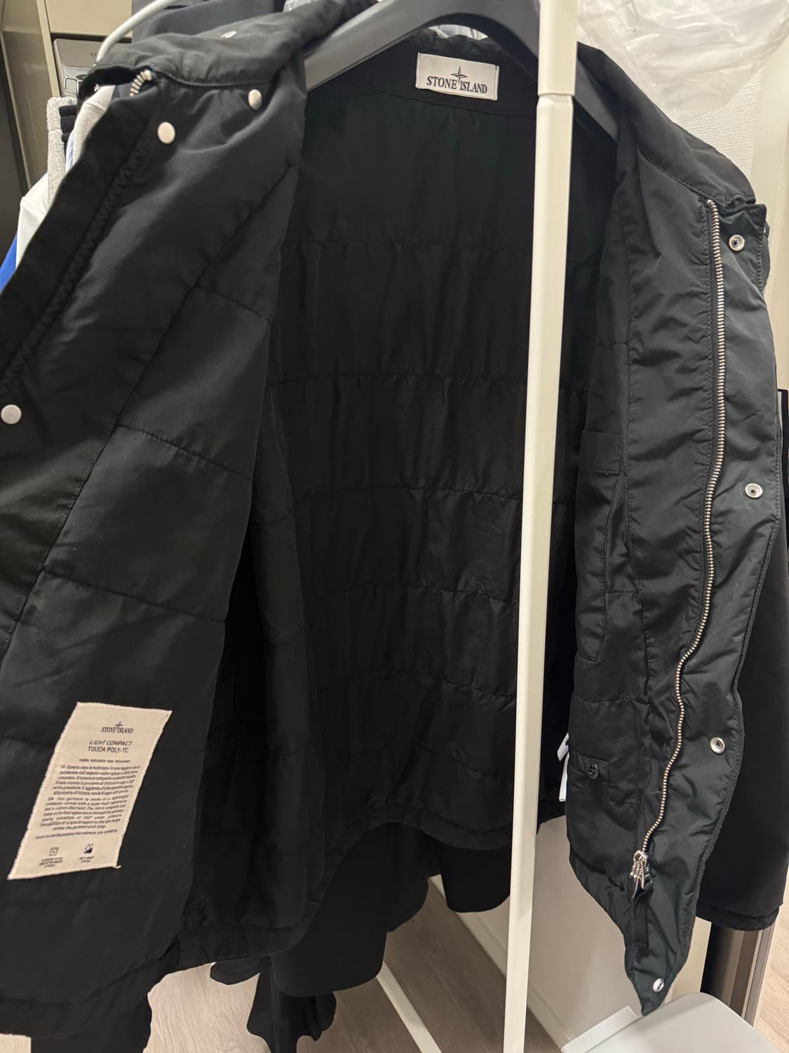 스톤아일랜드 25FW 라이트 컴팩트 터치 TC 코치 자켓 XL 상품이미지4