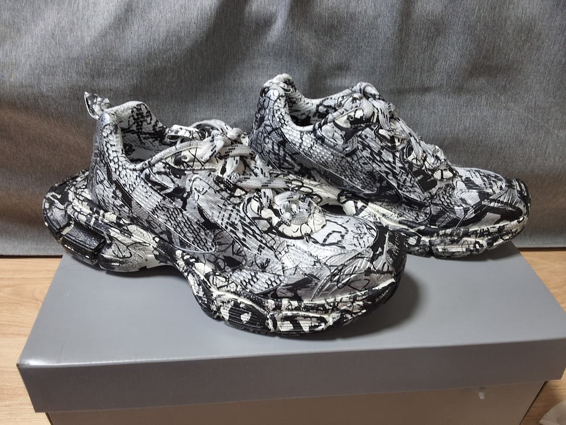 [새상품] 발렌시아가 3xl 그래피티 43 상품이미지3