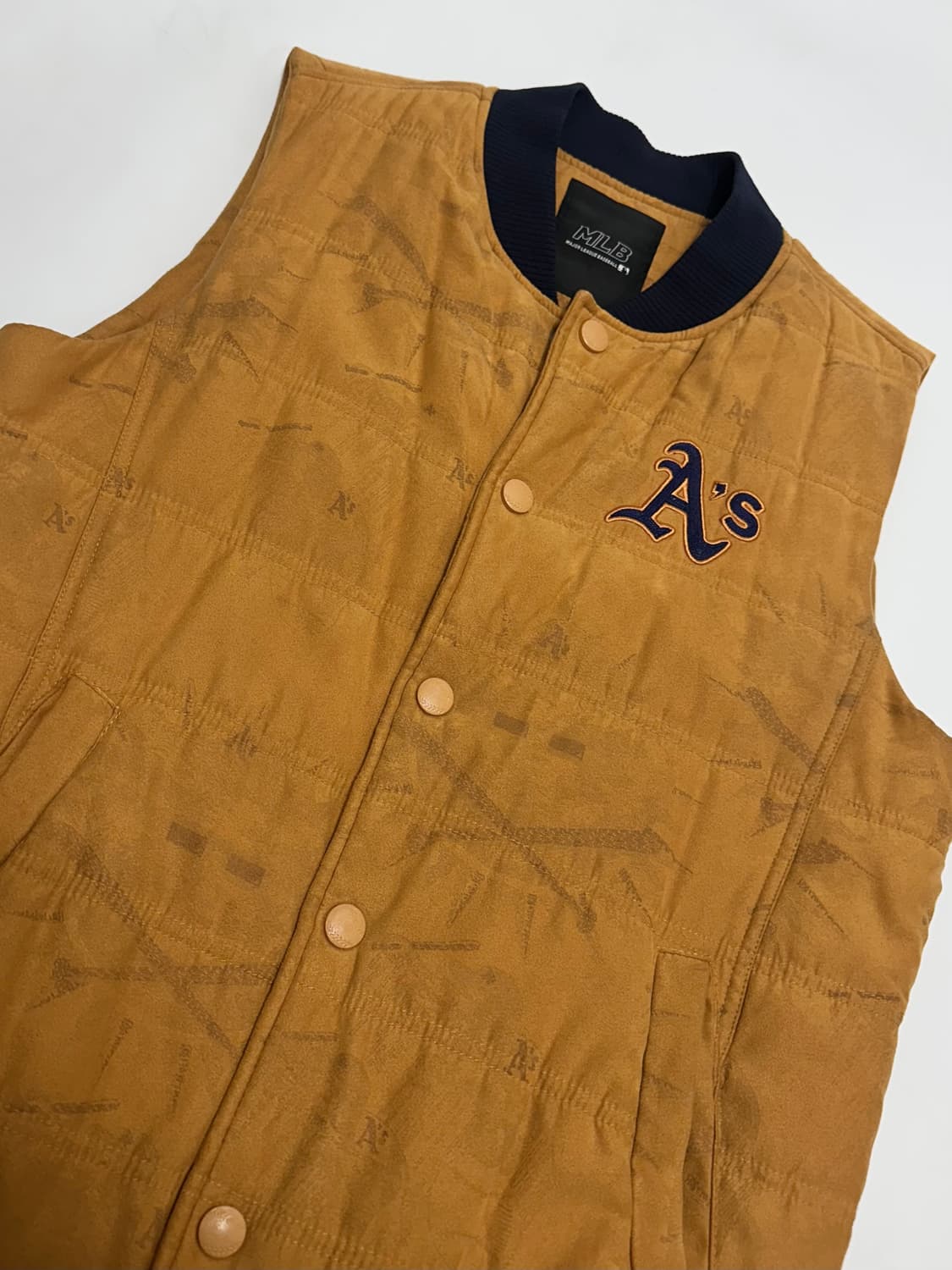 MLB 오클랜드 스웨이드 누빔 조끼 야구 자켓 상품이미지5