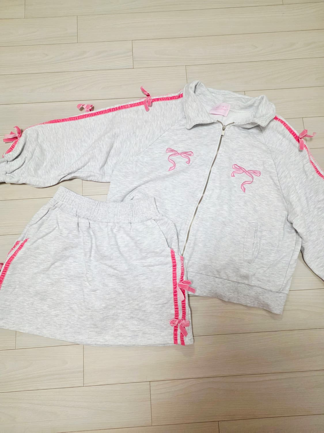 연그레이색 핑크리본 츄리닝세트 상품이미지1