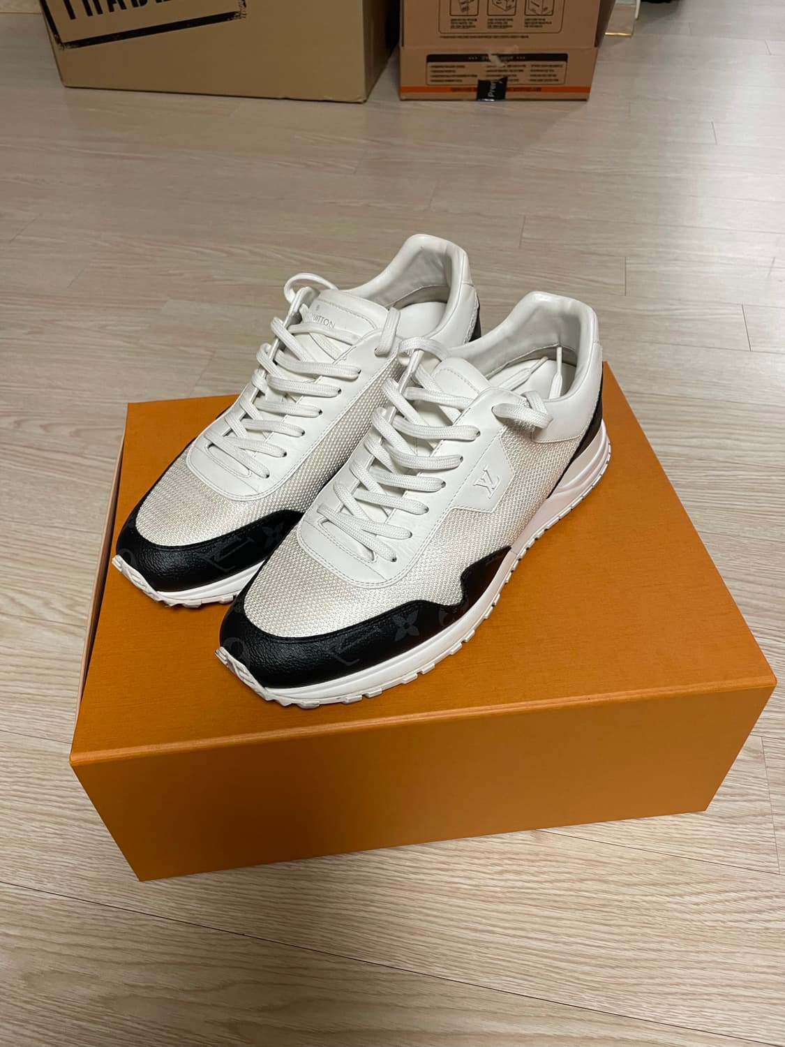 루이비통 런어웨이 스니커즈 7.5 남성 상품이미지1