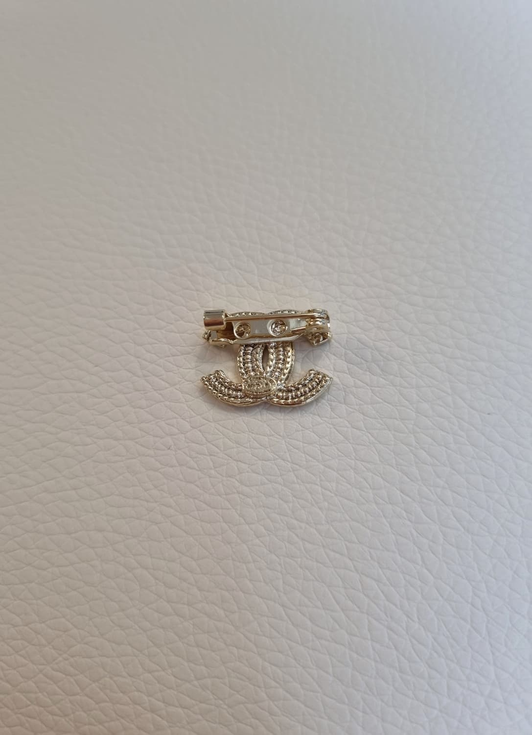 샤넬 금장체인 보석CC 미니 브로치 업사이클링 상품이미지7