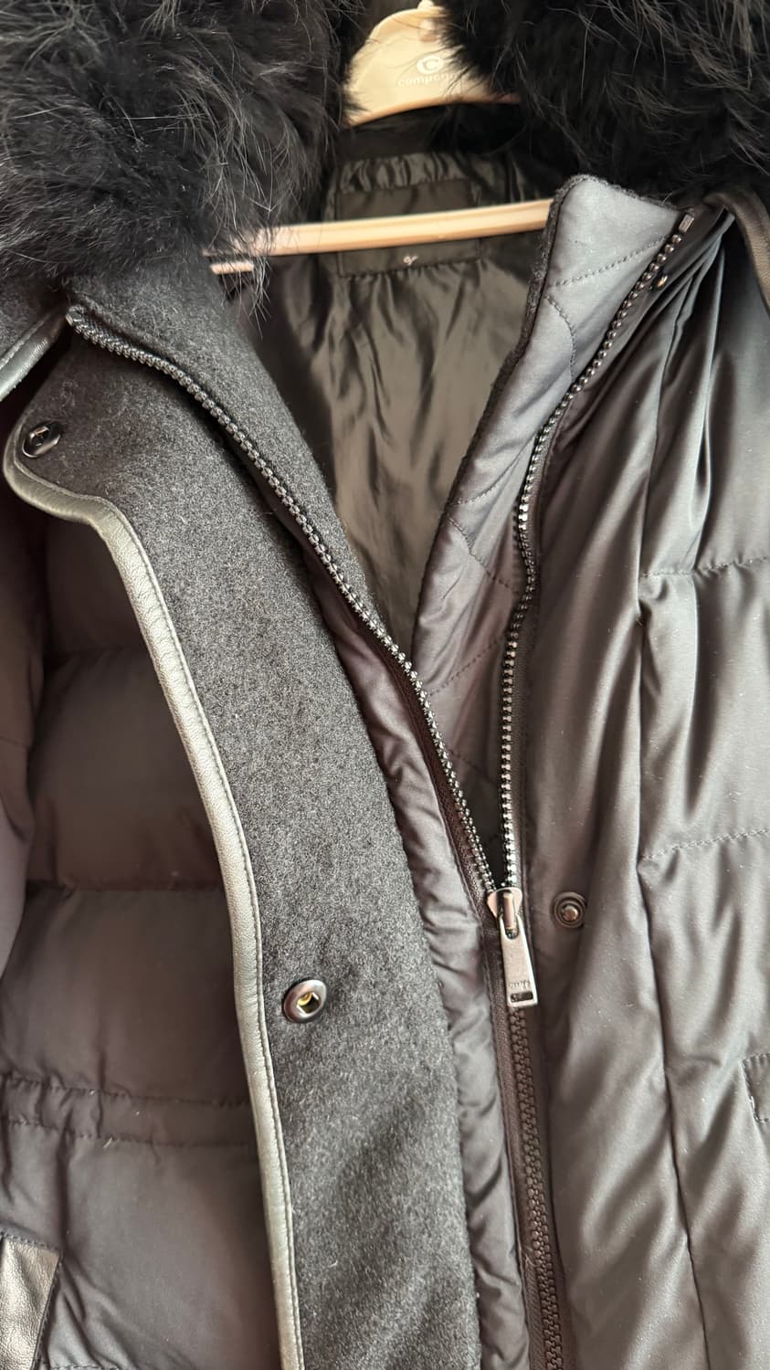 모그 MOGG 블랙 후드 구스다운 패딩 점퍼 라쿤털 탈부착 양가죽 트리밍 상품이미지6