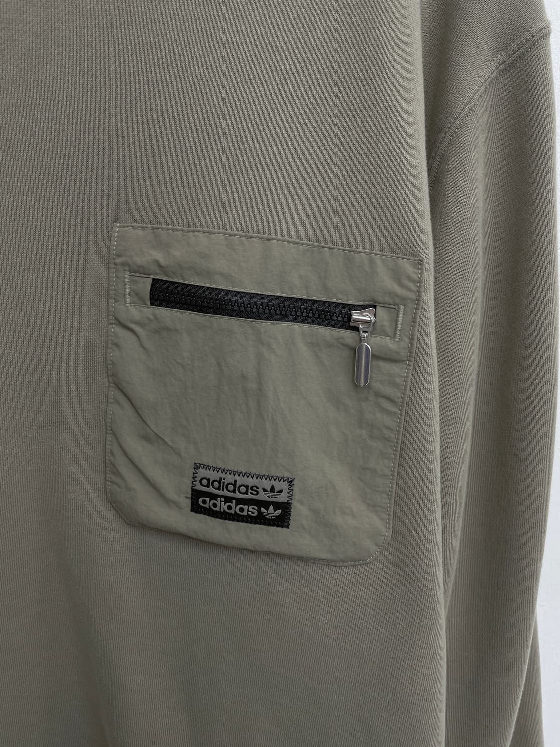 아디다스 유틸리티 지퍼 포켓 맨투맨  상품이미지6
