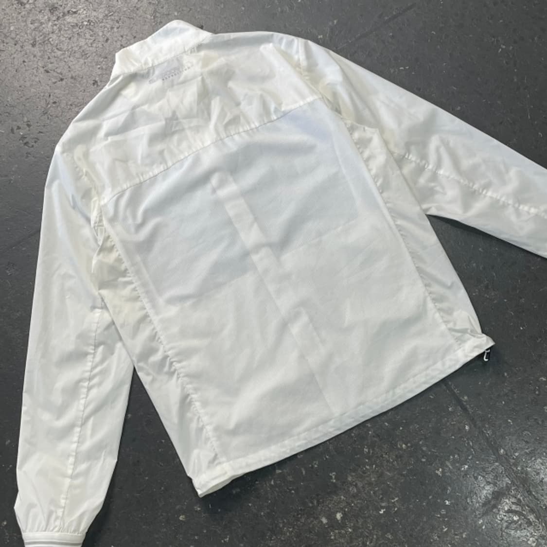 100 디스커버리 경량 바람막이  상품이미지6