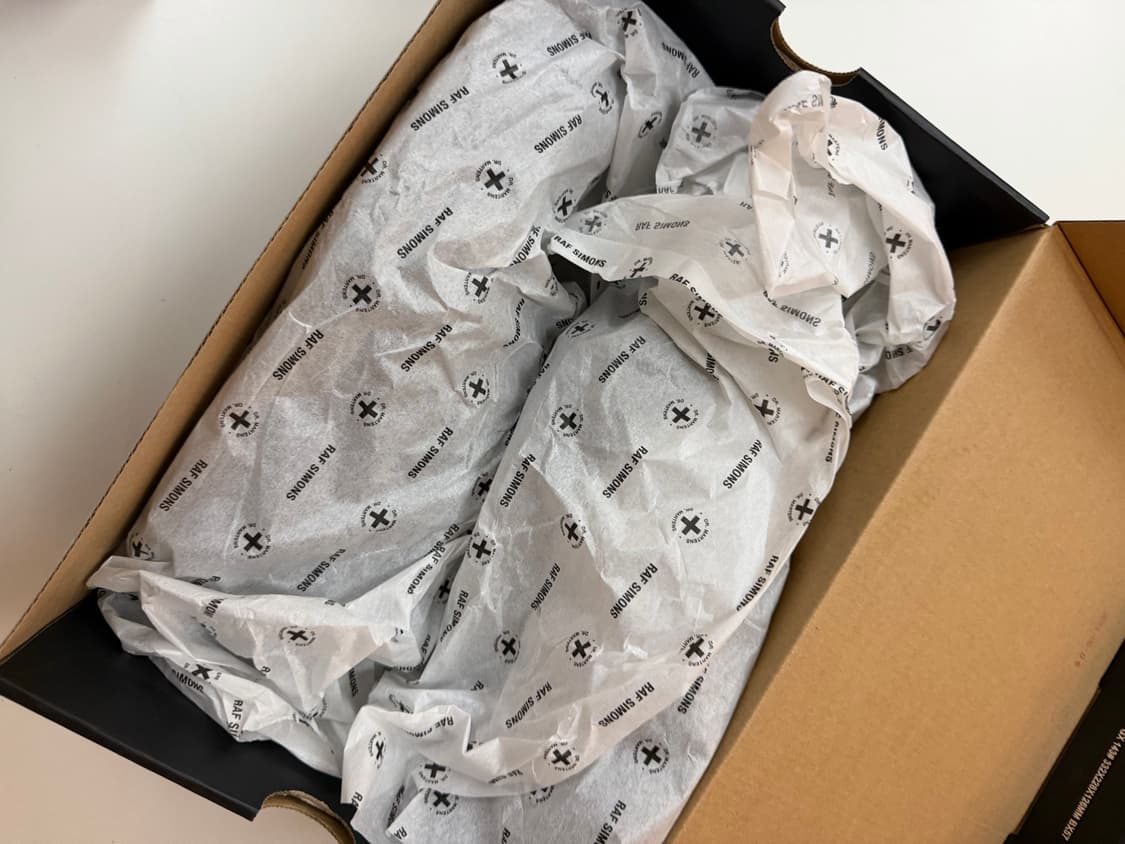 라프시몬스 닥터마틴 스틸토 280 상품이미지7