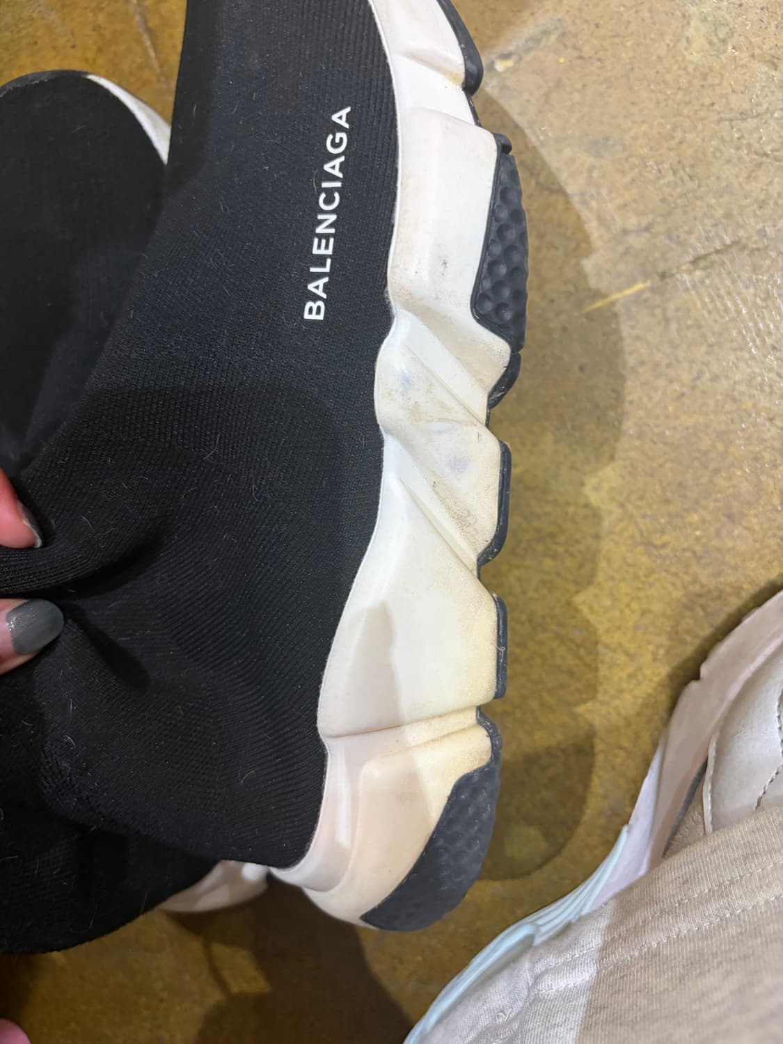 발렌시아가 스피드러너 블랙 운동화 상품이미지3