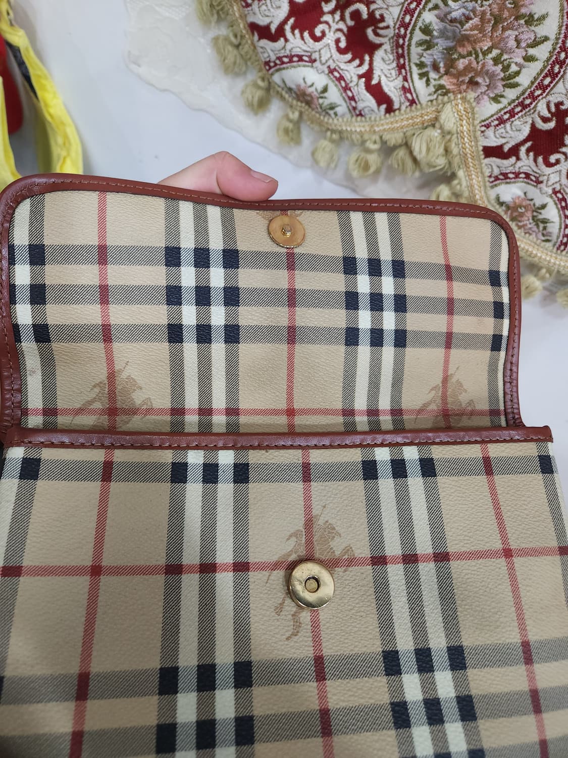 빈티지 버버리 노바체크 클러치
​
burberry 상품이미지6