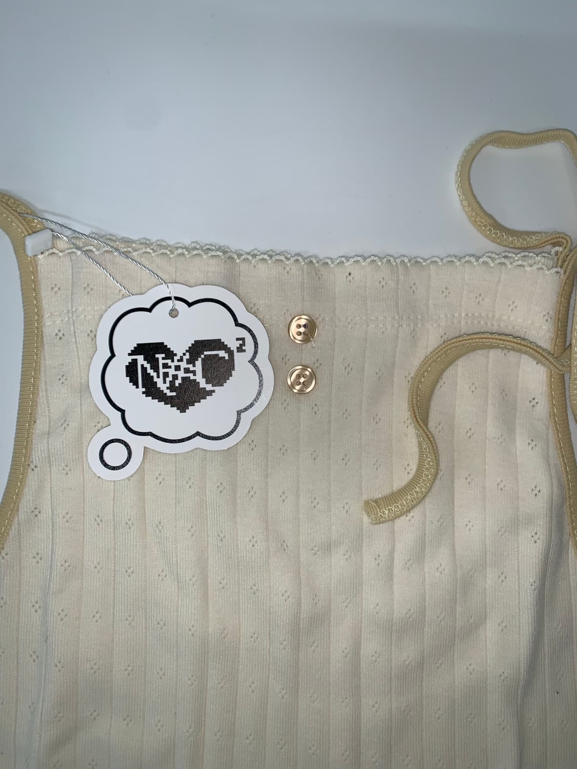 PIPED RIBBON STRAP SLEEVELESS TOP BUTTER 상품이미지8