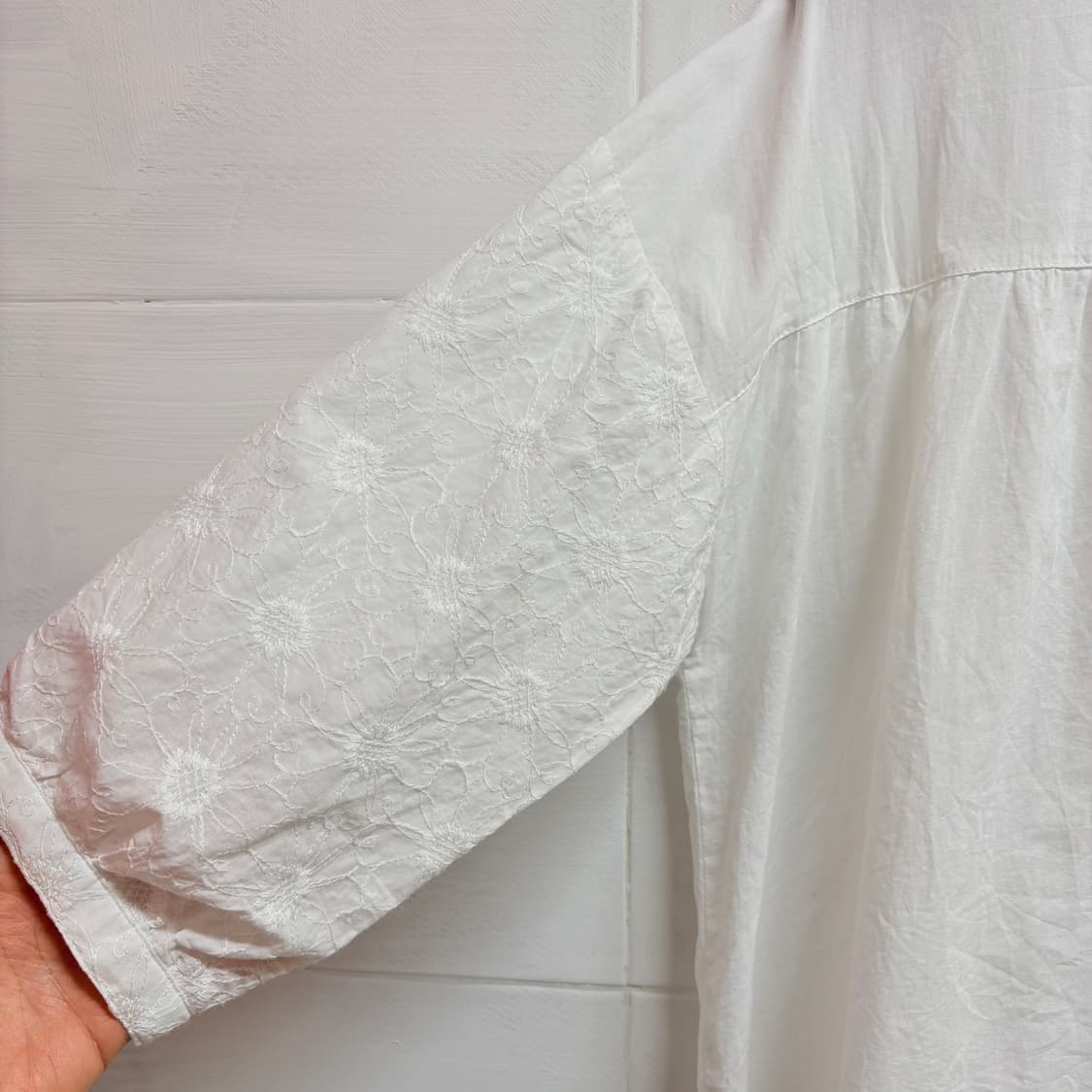 BELLMOUNT 화이트 자수 셔링 모리걸 블라우스 JPN 상품이미지3