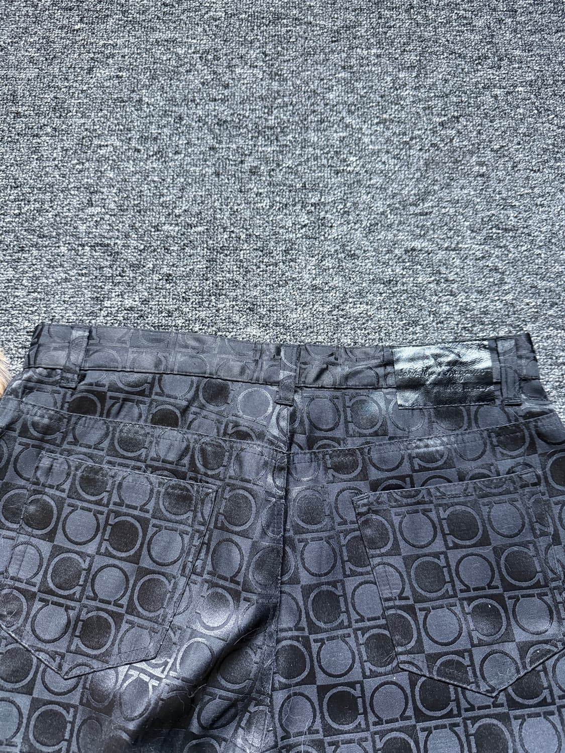 SALVATORE FERRAGAMO 모노그램 팬츠 상품이미지10