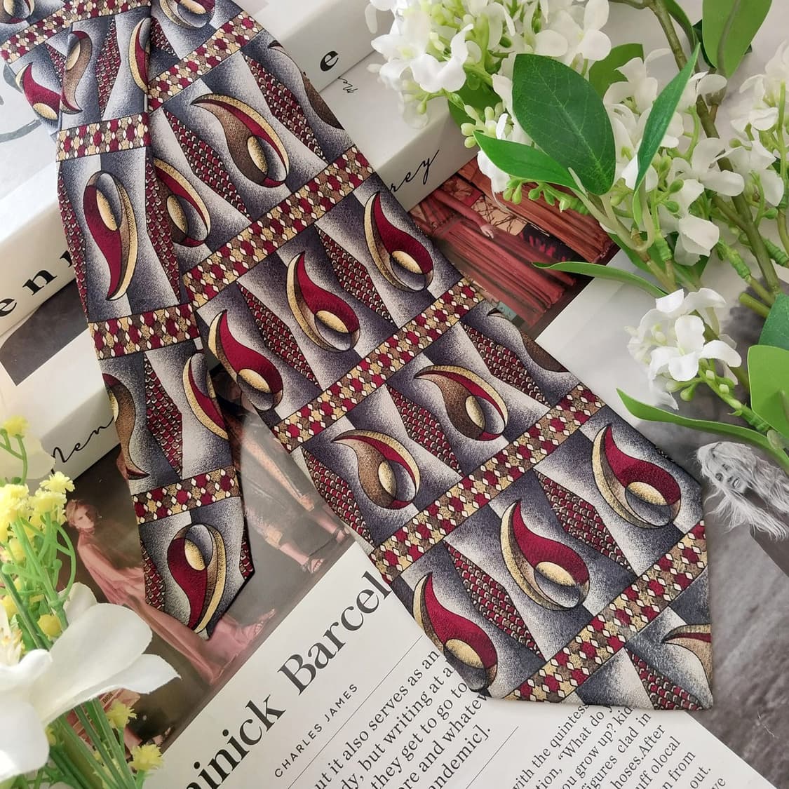 발망 실크 그레이&와인 아트 패턴 넥타이 9.5cm A등급 K1500
 상품이미지2