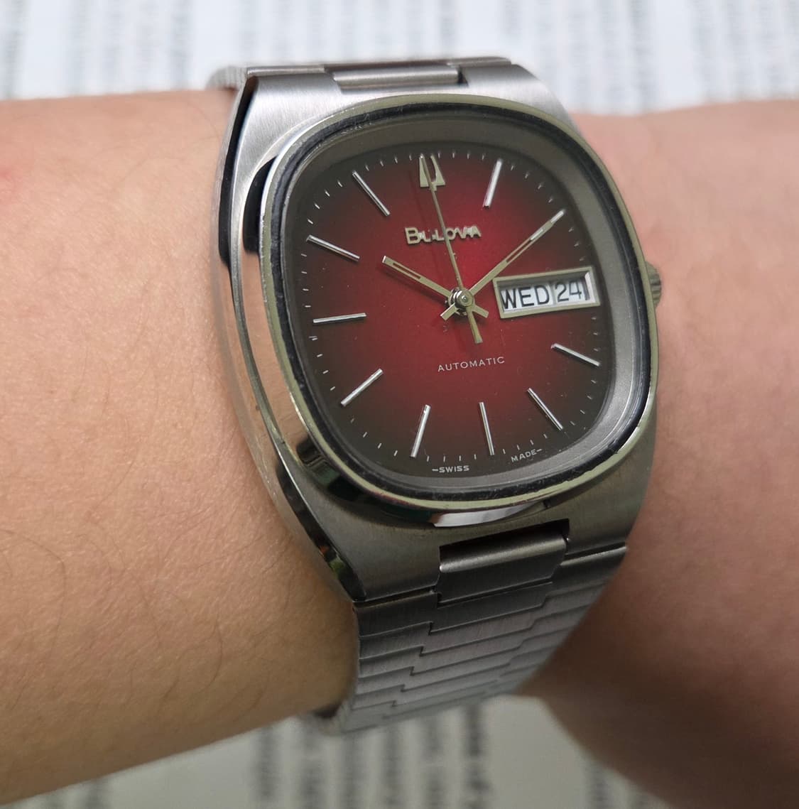 빈티지 부로바 테레비 데이데이트 투톤 레드버건디 뻐뻐시 브슬 ver.
 상품이미지9