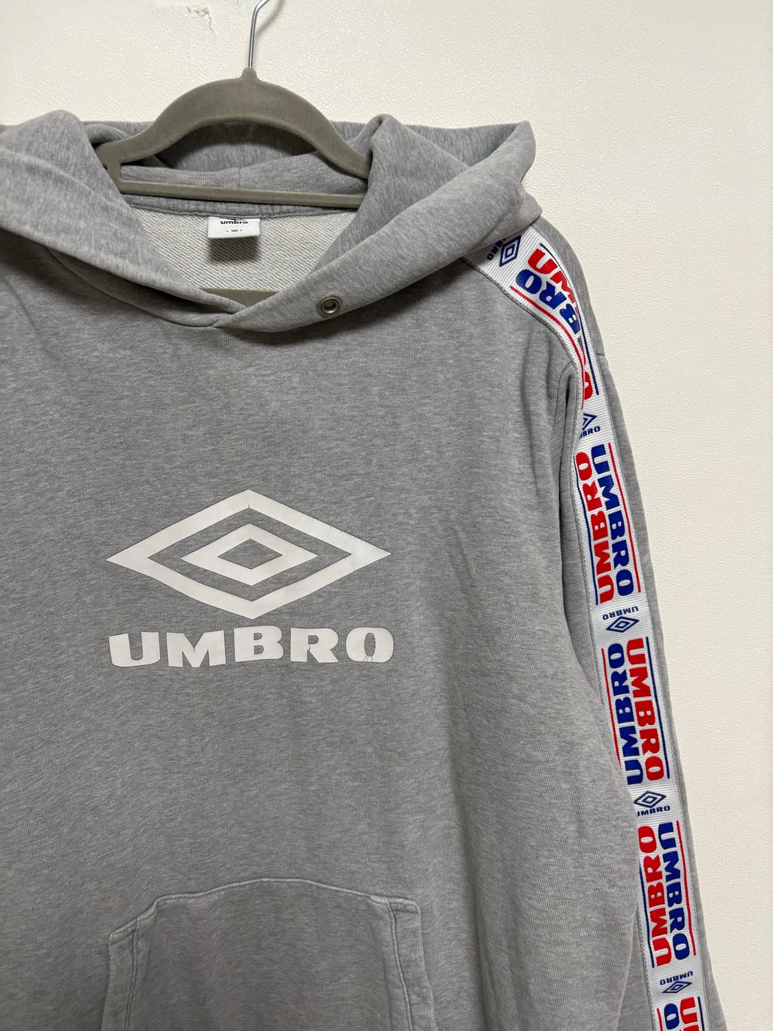 엄브로 사이드라인 후드티 상품이미지3