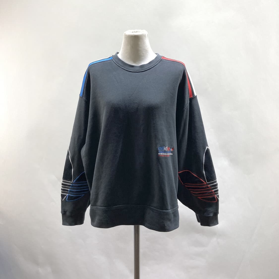 아디다스 여성 맨투맨 블랙 면함유 M  상품이미지1