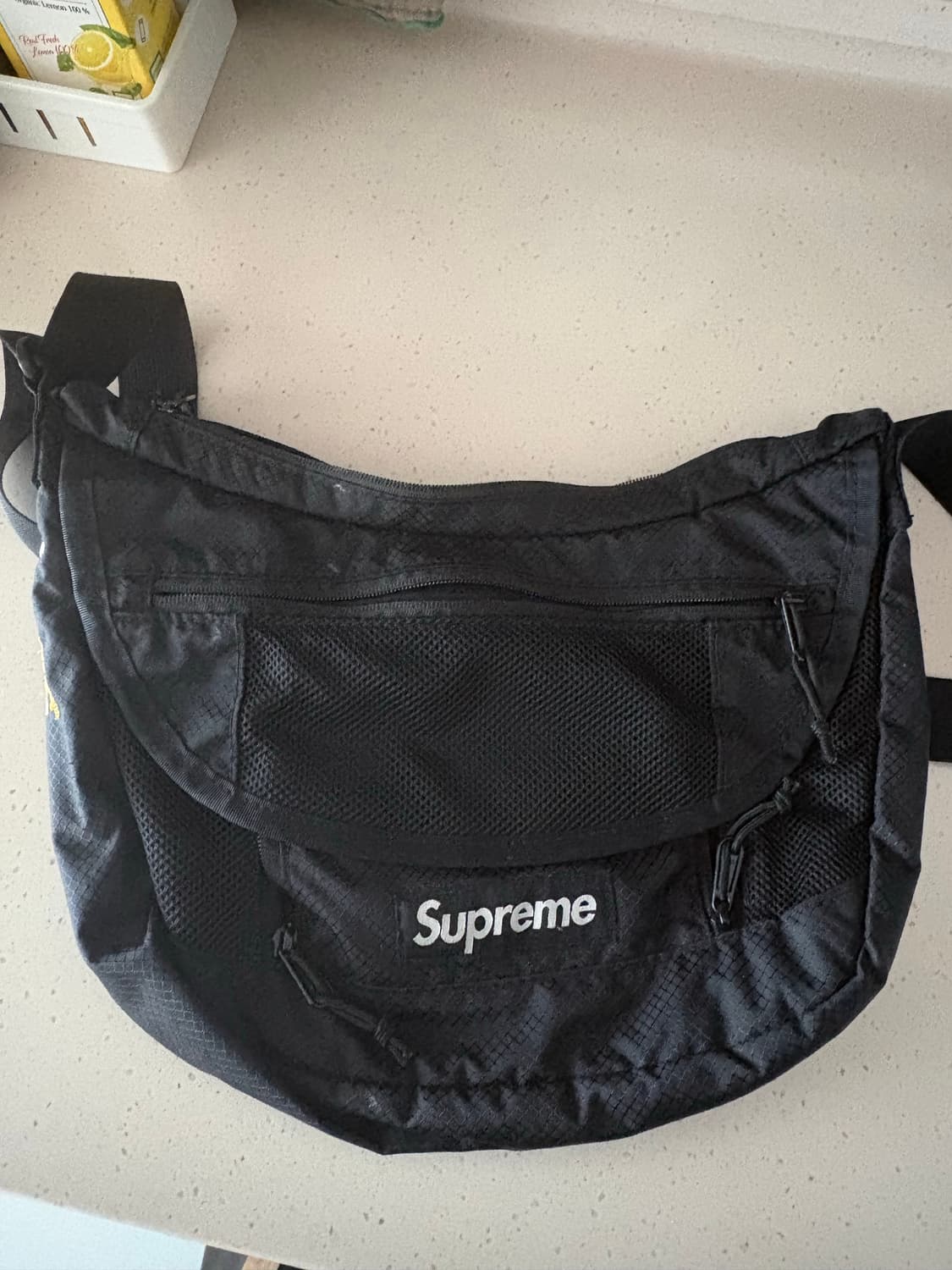 슈프림 22SS 코듀라 메신저백 블랙 상품이미지1