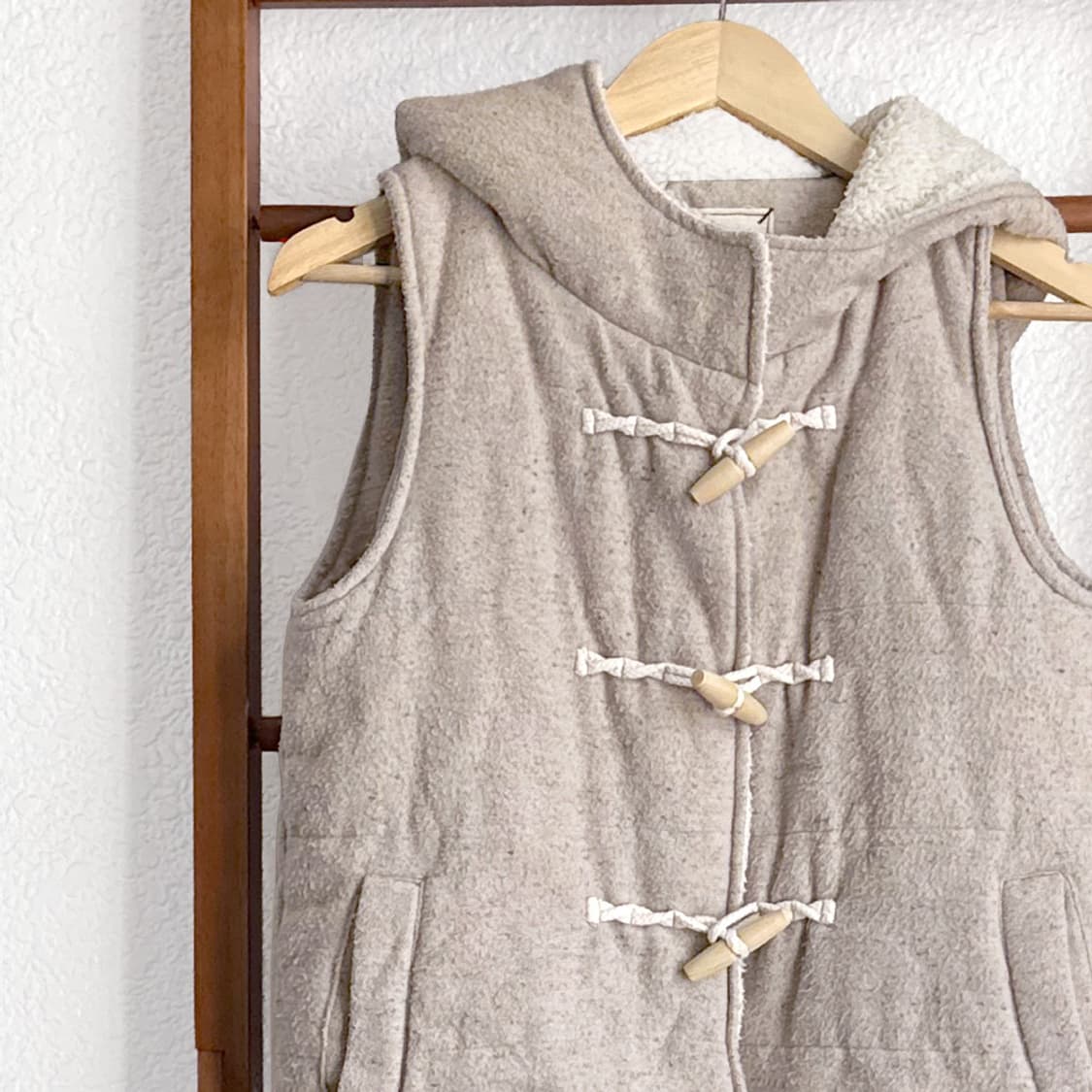 우드 오트 더플 후드 베스트 상품이미지2